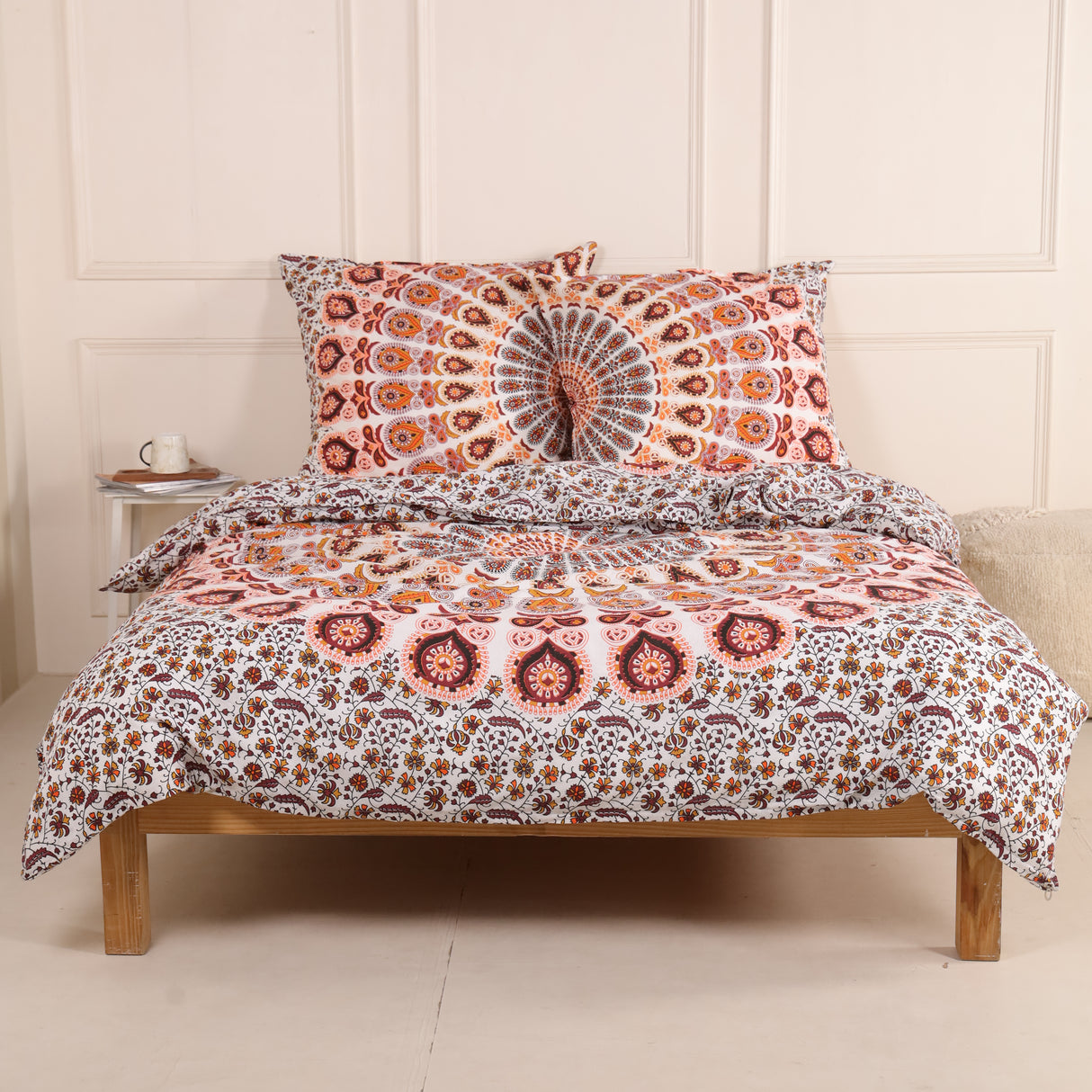 Bettwäsche Pfauenfeder Mandala weiß orange - Indischer Bettbezug mit floralem Muster