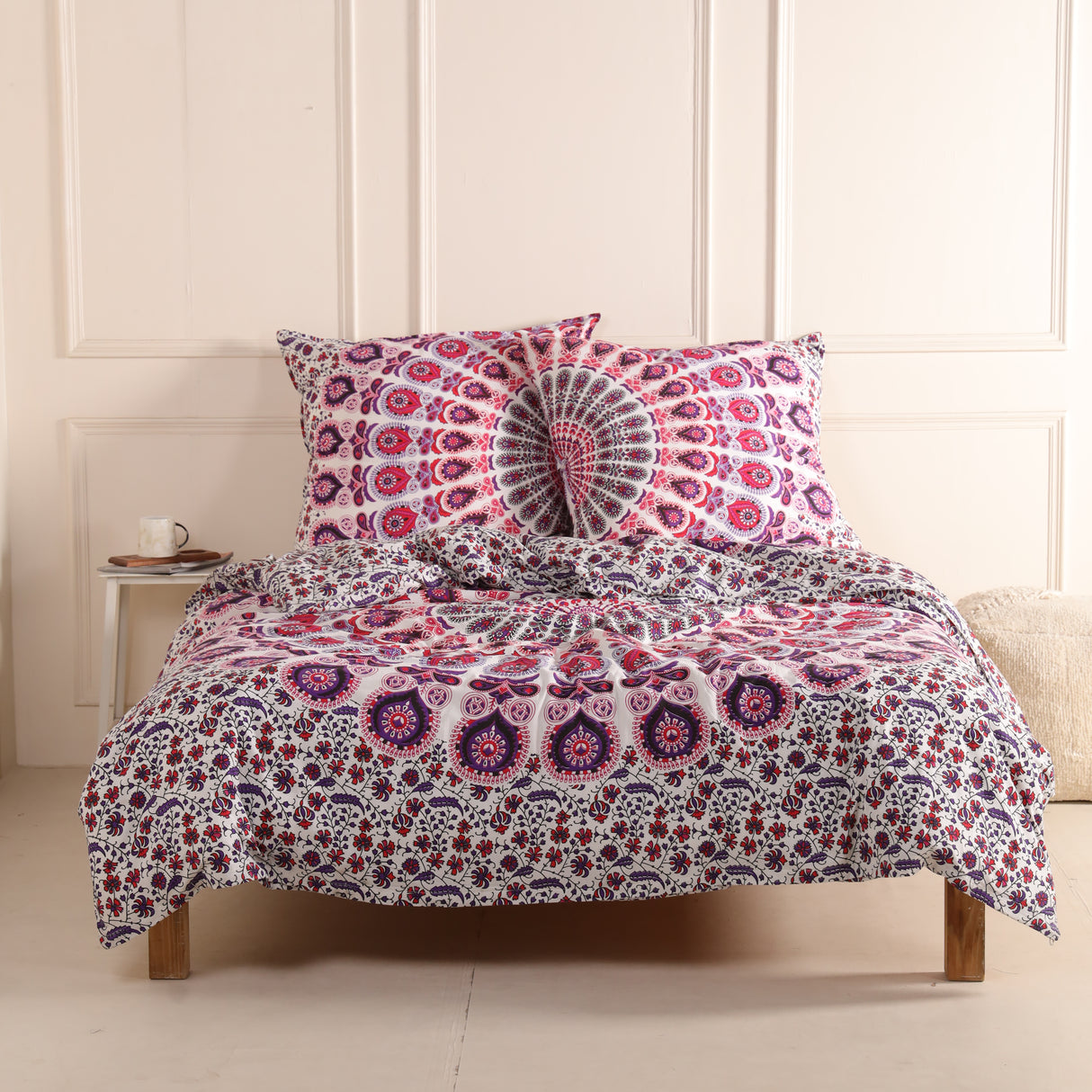 Bettwäsche Pfauenfeder Mandala weiß rosa - Indischer Bettbezug mit floralem Muster