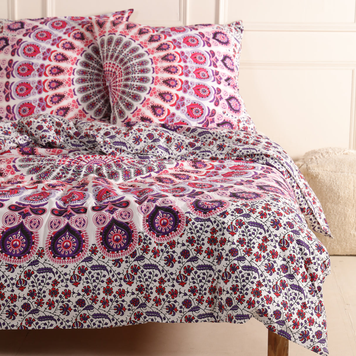 Bettwäsche Pfauenfeder Mandala weiß rosa - Indischer Bettbezug mit floralem Muster