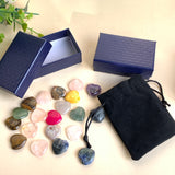 Edelstein Herzen Set mit bunten Heilsteinen in Herzform, Geschenkschachtel und schwarzem Samtbeutel