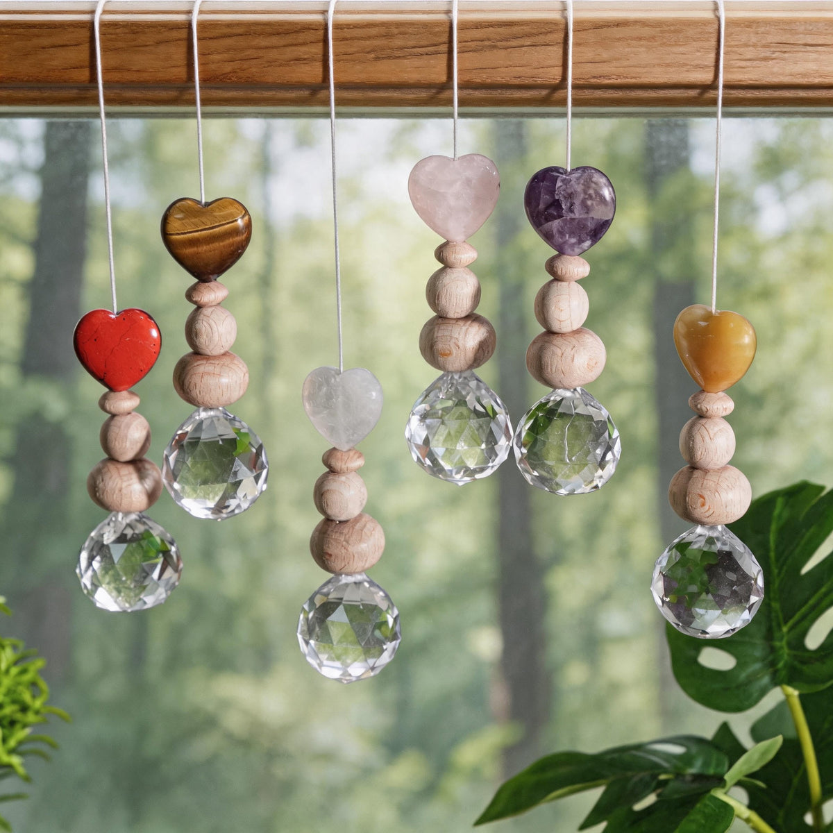 Sonnenfänger Edelstein Herz mit Holzperlen 10 cm I Liebevoller Schmuck für dein Lieblingsfenster