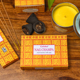 Goloka Nag Champa - Aromaset mit Duftkerze, Räucherstäbchen und Smudge Cones