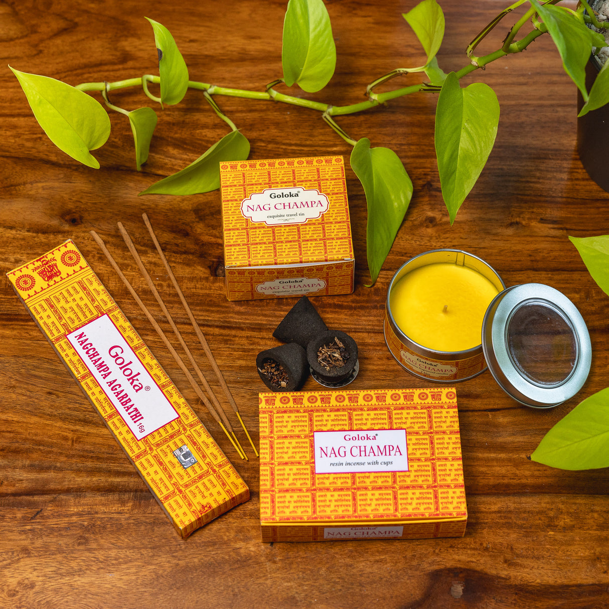 Goloka Nag Champa - Aromaset mit Duftkerze, Räucherstäbchen und Smudge Cones