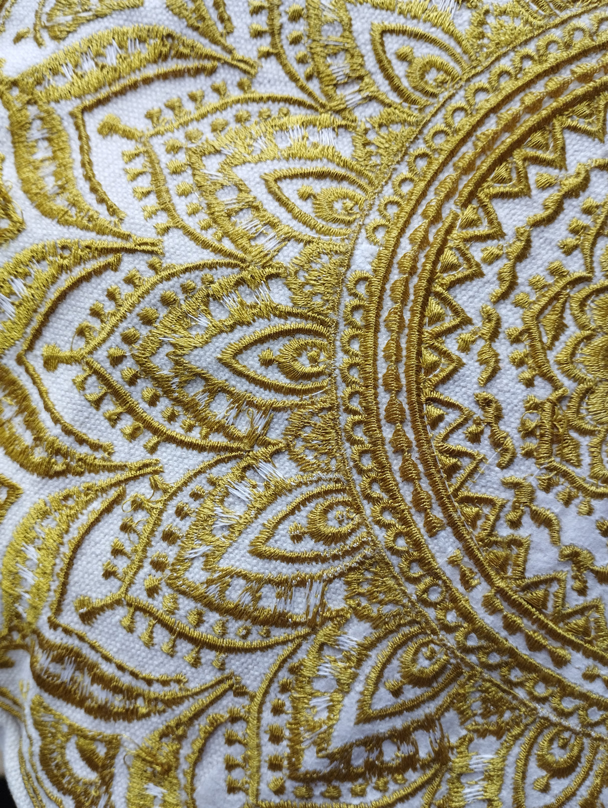 B- Ware Yogakissen Ombre Mandala Gold
