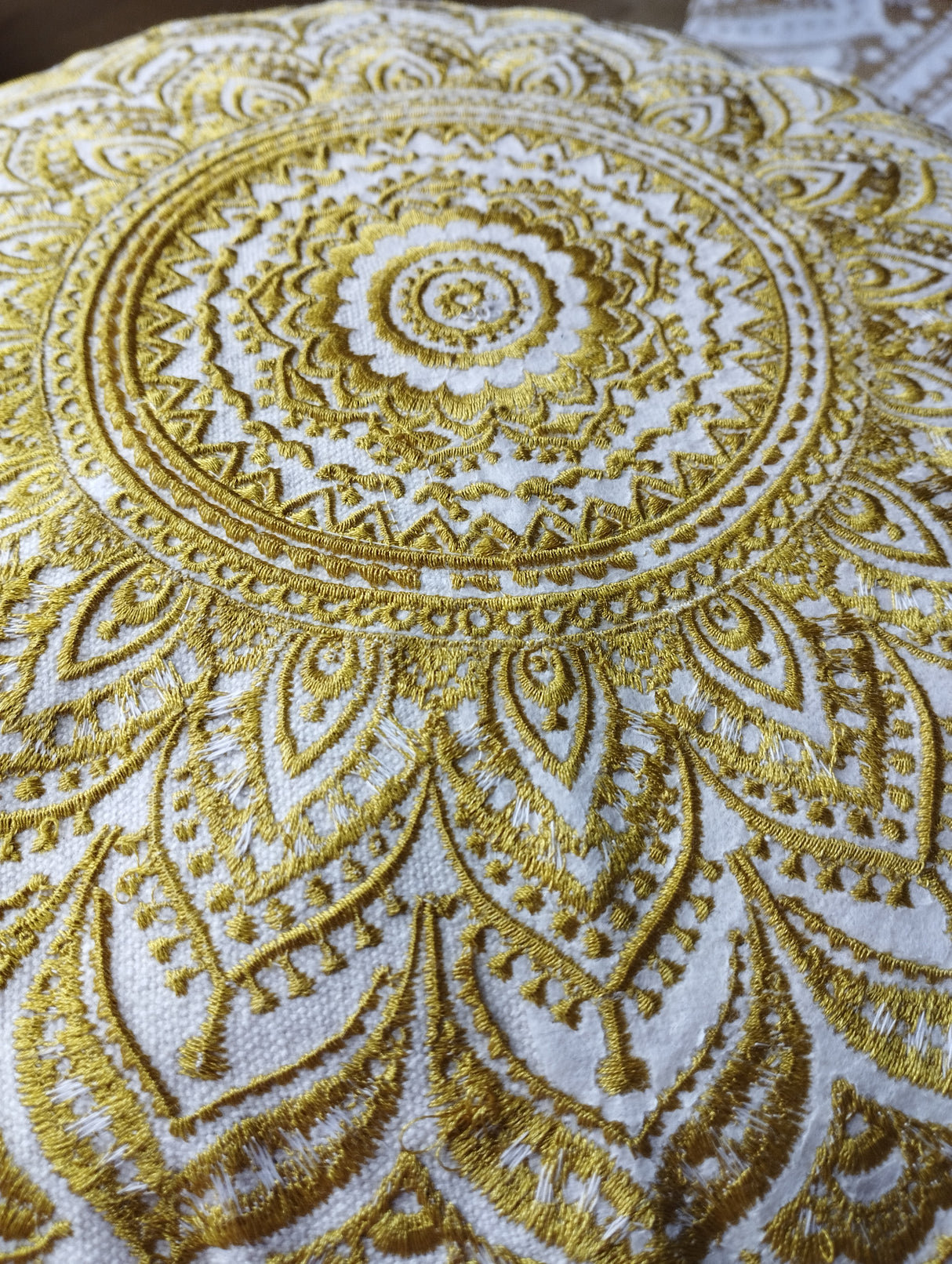 B- Ware Yogakissen Ombre Mandala Gold
