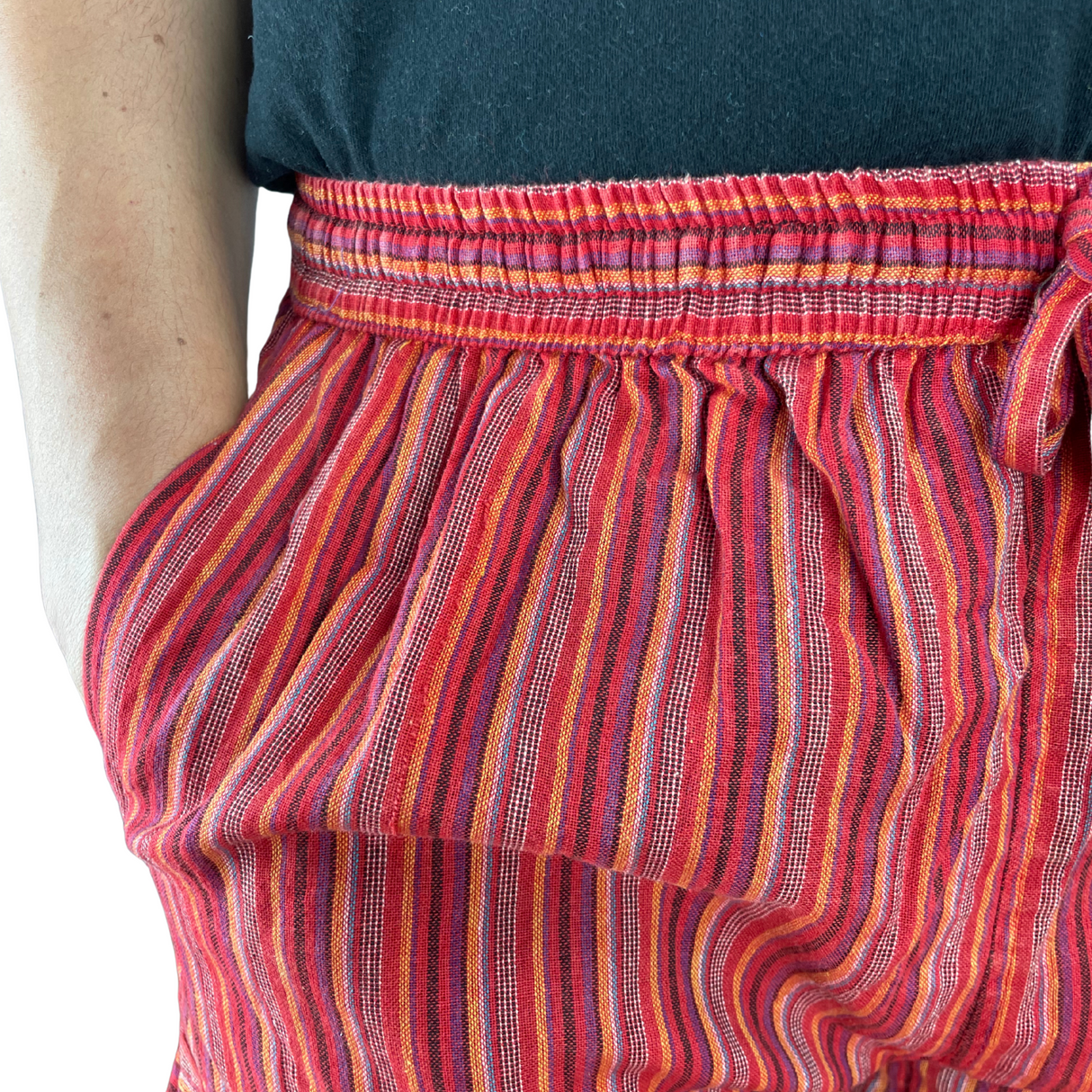 Kurze Hose Fischerstoff Stil rot Unisex alternative Mode aus Nepal Hippiestyle fair gehandelt von Karmandala