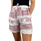 Kurze Sommerhose Ram Nami weiß rot - leichte Shorts Unisex alternative Hippie Mode für Yoga und Meditation fair gehandelt