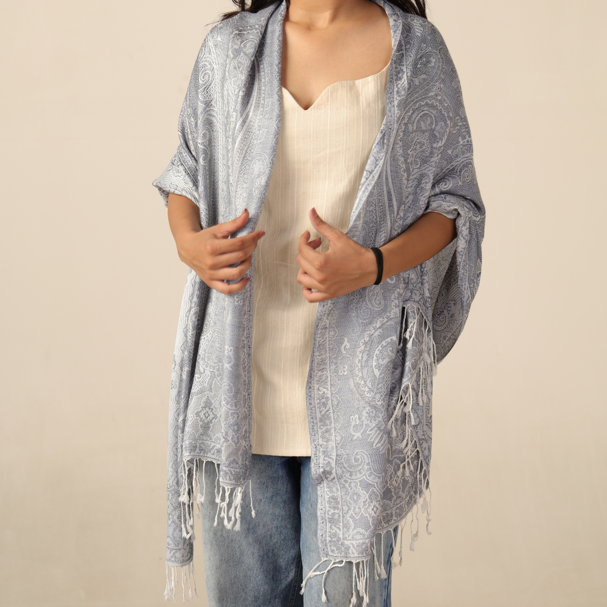 Pashmina Schal Silber Grau - Stola mit Paisley Muster, weicher Schal aus Indien