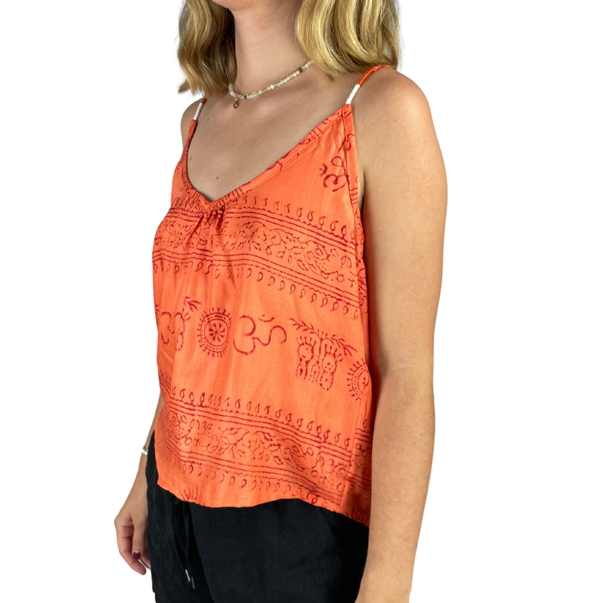 Leichtes Sommertop in Orange mit spirituellem Muster