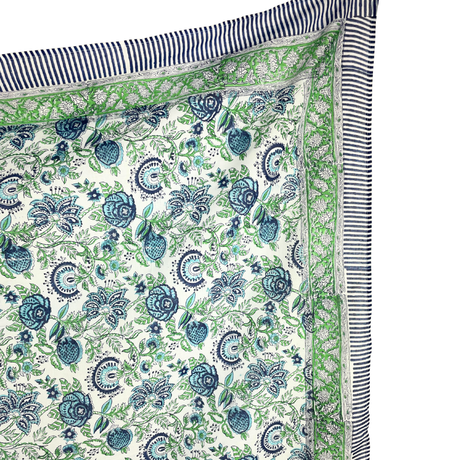Sarong Blumenranken Grün Türkis Blau – dünnes Strandtuch aus Baumwolle im Boho Stil