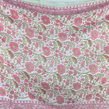 Sarong Rosa Blumen Muster – dünnes Strandtuch aus Baumwolle im Boho Stil