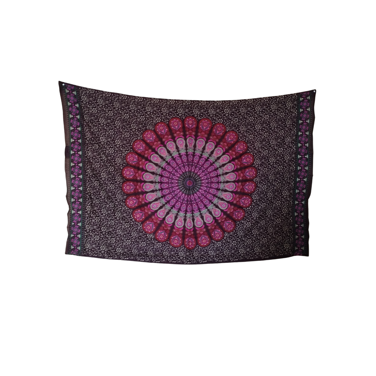 Sarong Pfauenfeder Mandala bordeaux rosa – dünnes Strandtuch für unterwegs