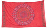 Sarong Pfauenfeder Mandala rot – leichtes Strandtuch für unterwegs