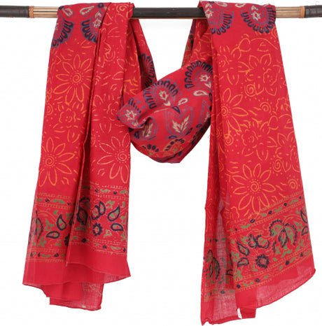 Sarong Pfauenfeder Mandala rot – leichtes Strandtuch für unterwegs