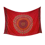 Sarong Pfauenfeder Mandala rot – dünnes Strandtuch für unterwegs