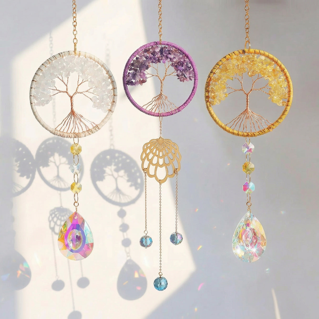 Sonnenfänger Edelstein Lebensbaum 3er Set im Sonnenlicht