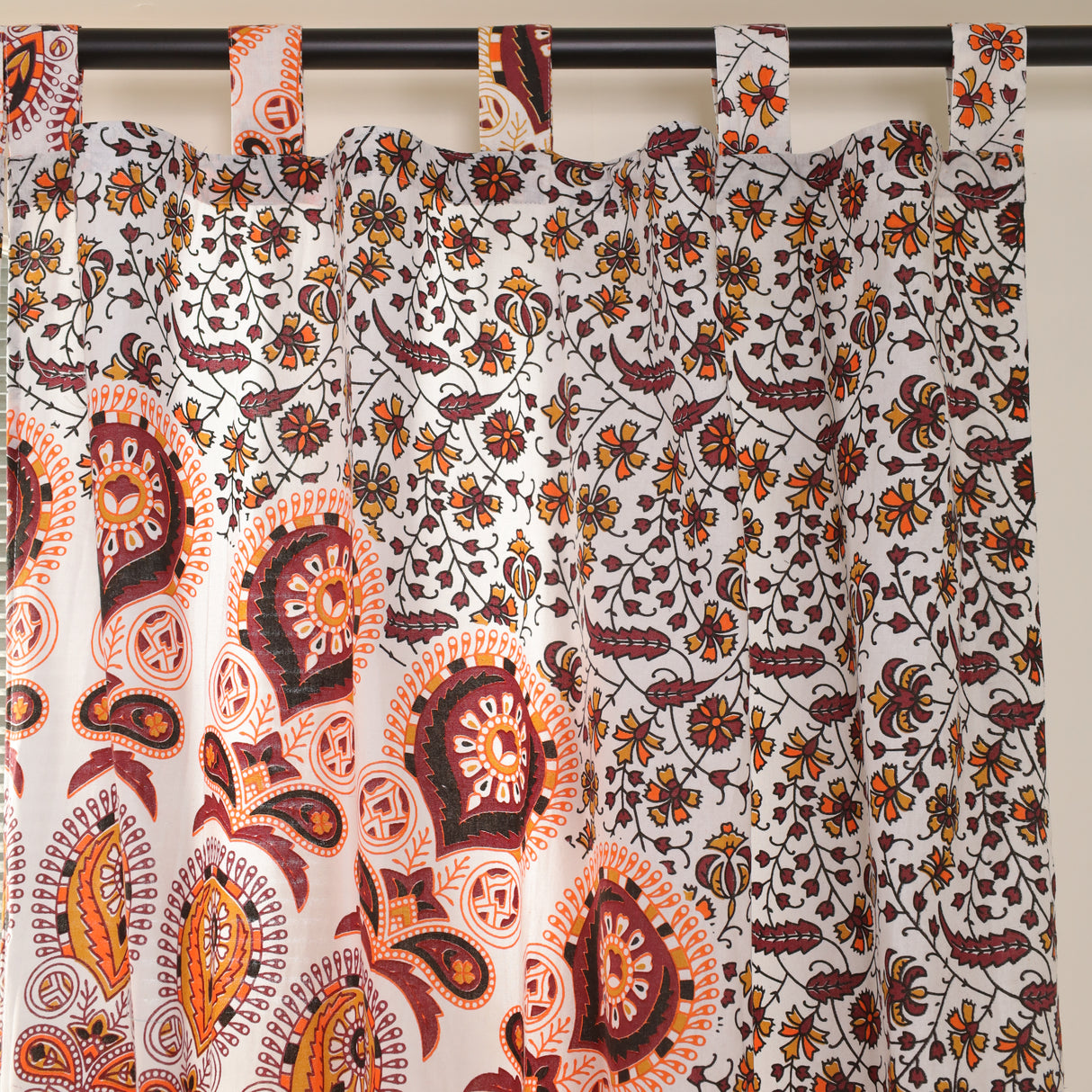 Vorhang Pfauenfeder Mandala in Weiß, Gelb und Braun - Indische Gardine mit floralem Muster