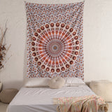 Wandtuch Pfauenfeder Mandala weiß orange, indischer Wandbehang mit floralem Muster