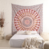 Wandtuch Pfauenfeder Mandala weiß orange, indischer Wandbehang mit floralem Muster