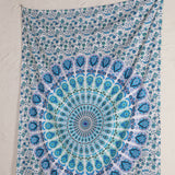 Wandtuch Pfauenfeder Mandala weiß blau, indischer Wandbehang mit floralem Muster