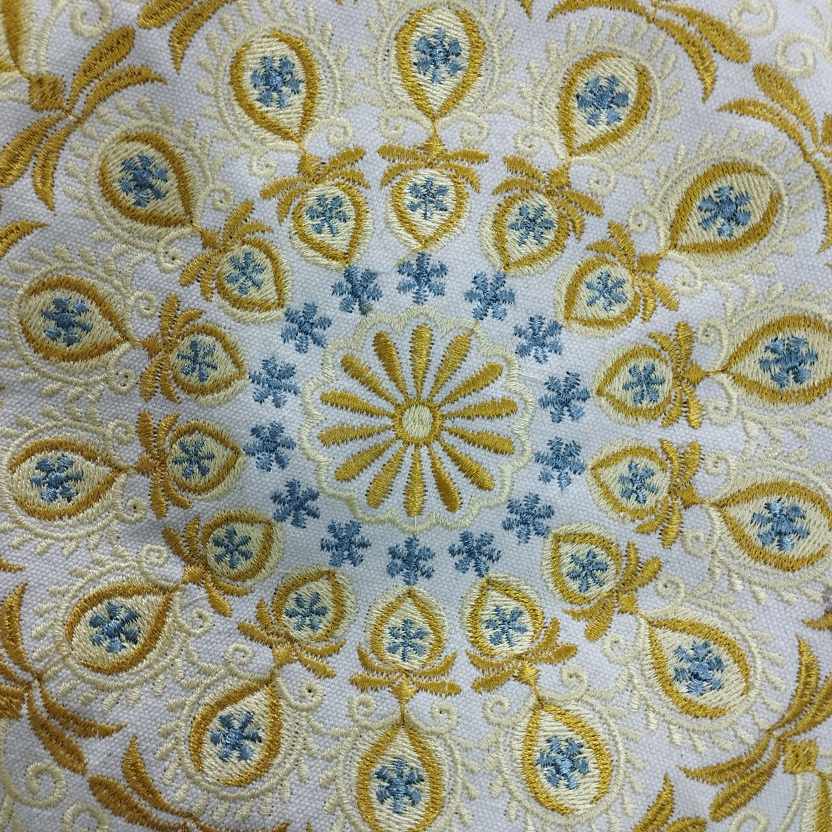 Yogakissen Pfauenfeder Mandala Gold