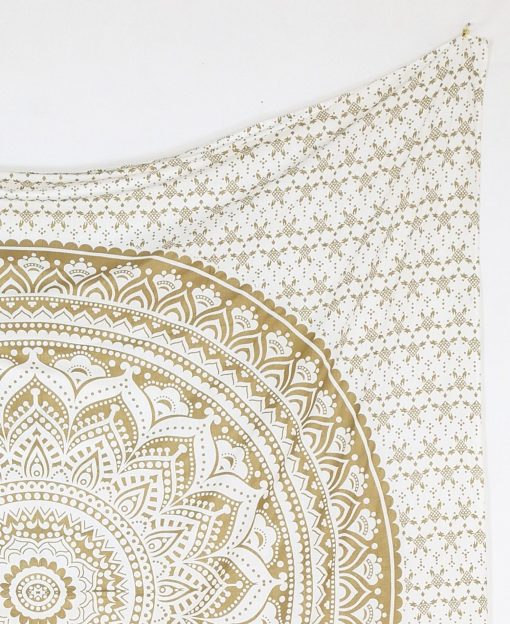 Großes Wandtuch mit gold Mandala auf Stoff in weiß