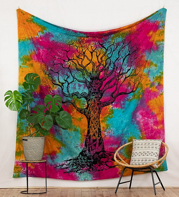 Buntes batik Wandtuch mit Weltenbaum