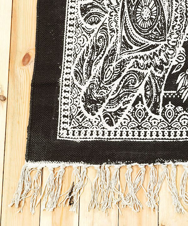 Goa Teppich mit Fatimas Hand in schwarz weiß 120x200 cm