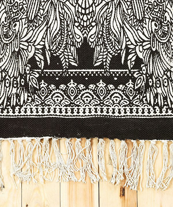 Goa Teppich mit Fatimas Hand in schwarz weiß 120x200 cm