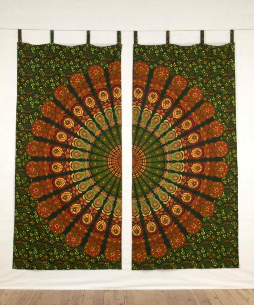 Vorhang mit Pfauenfeder Mandala in grün orange