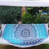 Runde Mandala Tuch in blau als Überwurf für eine Sitzschaukel