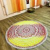 Rundes Mandala Tuch als Deko im Yoga Zimmer