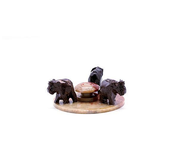 Räucherstäbchenhalter drei Elefanten aus Speckstein dunkel