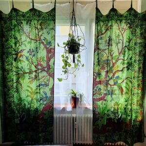 Indischer Vorhang mit Lebensbaum in grün