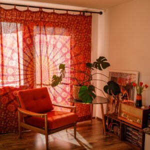Vorhang mit Pfauenfeder Mandala in rot orange gelb - 100% Baumwolle mit Schlaufen zum Aufhängen