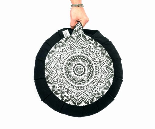 Yogakissen Ombre Mandala schwarz mit Buchweizenfüllung
