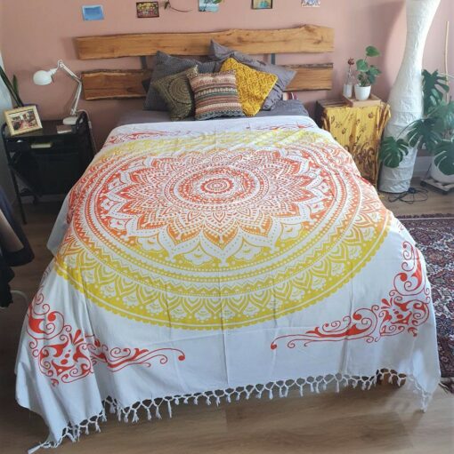 Indische Tagesdecke Mit Ombre Mandala in rot gelb - ca. 220x240 cm