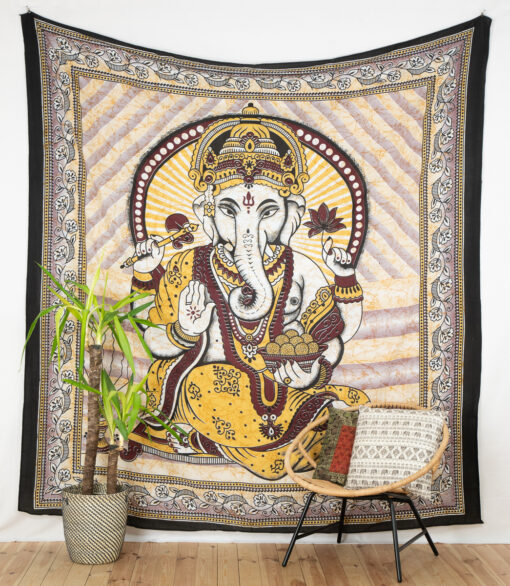 Wandtuch mit Hindu Gott Ganesha, dem Elefantengott in braun gelb 2x2 m aus 100% Baumwolle