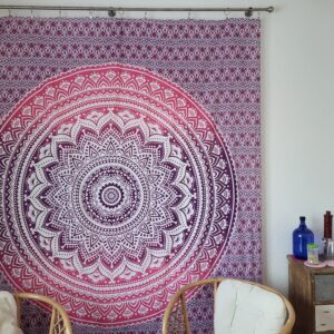 Wandtuch mit Ombre Mandala in Lila rosa XXL ca. 210x230 cm, indischer Wandteppich