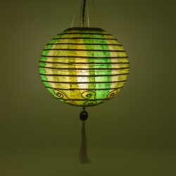 Grüner Lampenschirm aus Papier orientalisches Design für buntes Licht